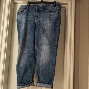 3/$23 Westport Signature Fit Boyfriend Jeans Ankle length with cuff - Size 8